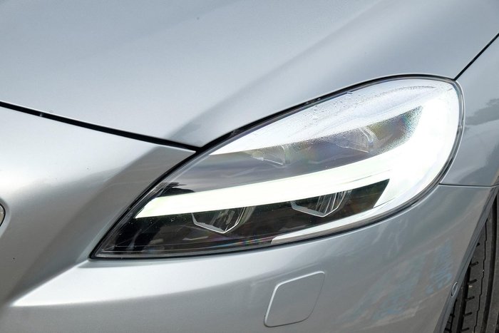 2017 Volvo V40 T3 Momentum