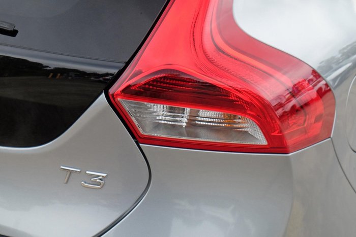 2017 Volvo V40 T3 Momentum