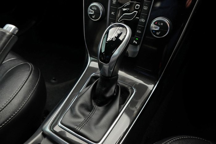 2017 Volvo V40 T3 Momentum
