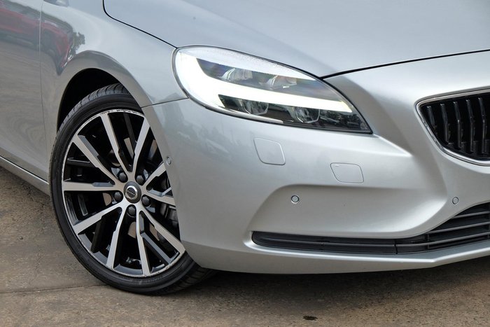 2017 Volvo V40 T3 Momentum
