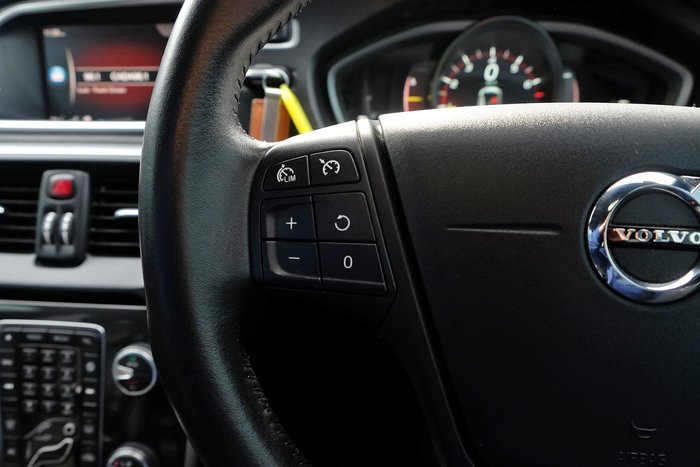 2017 Volvo V40 T3 Momentum