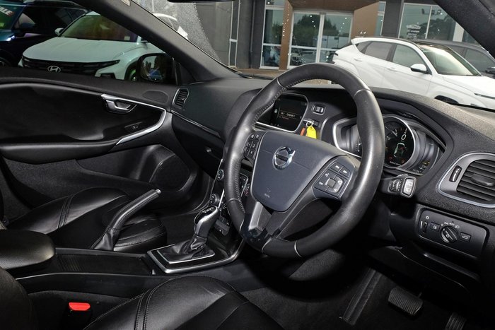 2017 Volvo V40 T3 Momentum