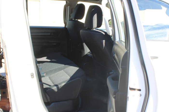2022 Toyota Hilux SR