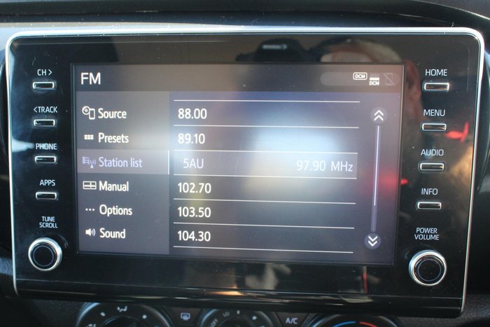 2022 Toyota Hilux SR