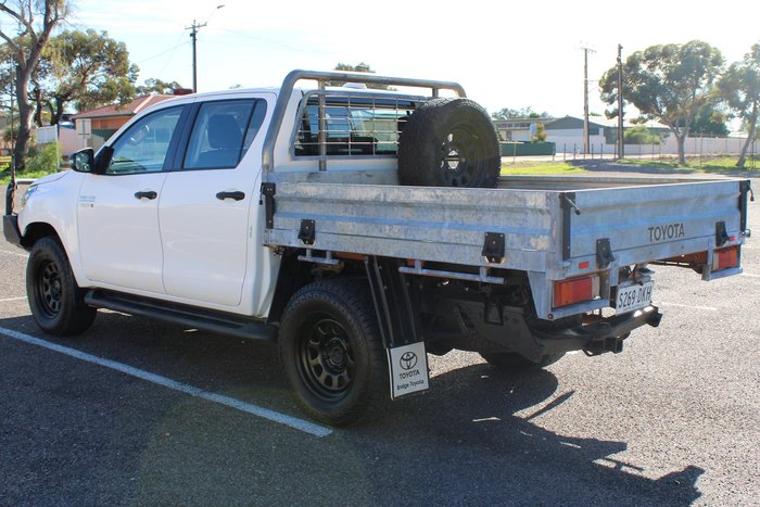 2022 Toyota Hilux SR
