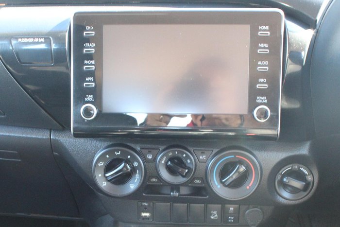 2022 Toyota Hilux SR