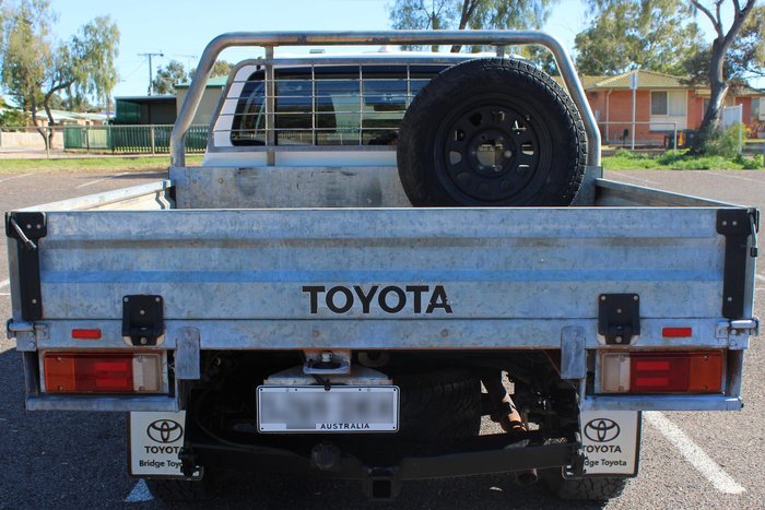 2022 Toyota Hilux SR