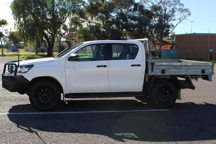 2022 Toyota Hilux SR