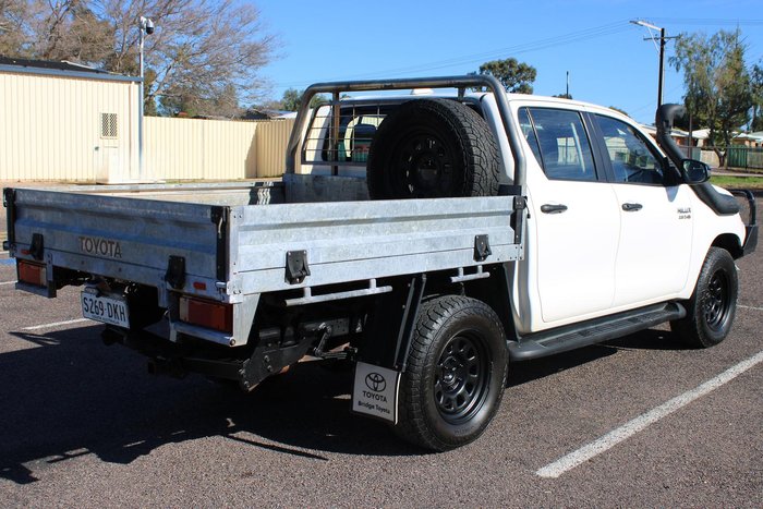 2022 Toyota Hilux SR