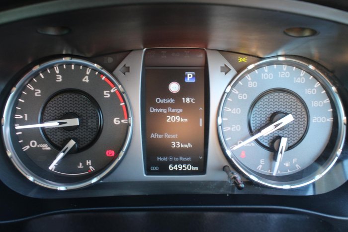 2022 Toyota Hilux SR