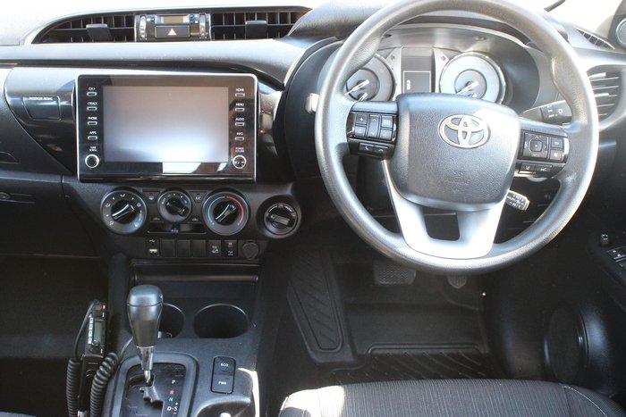 2022 Toyota Hilux SR