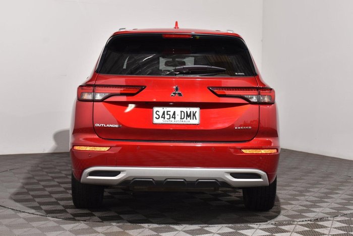 2023 Mitsubishi Outlander Exceed