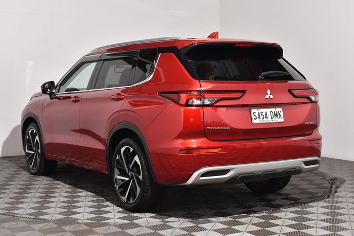 2023 Mitsubishi Outlander Exceed