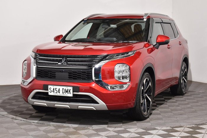 2023 Mitsubishi Outlander Exceed