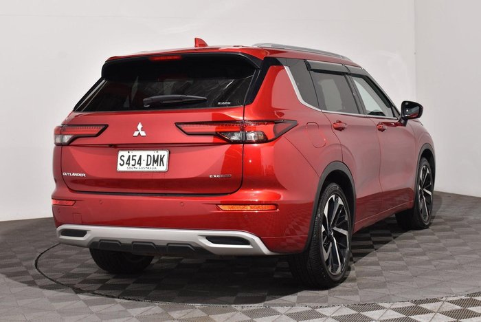 2023 Mitsubishi Outlander Exceed