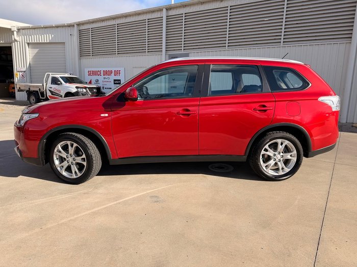 2014 Mitsubishi Outlander ES