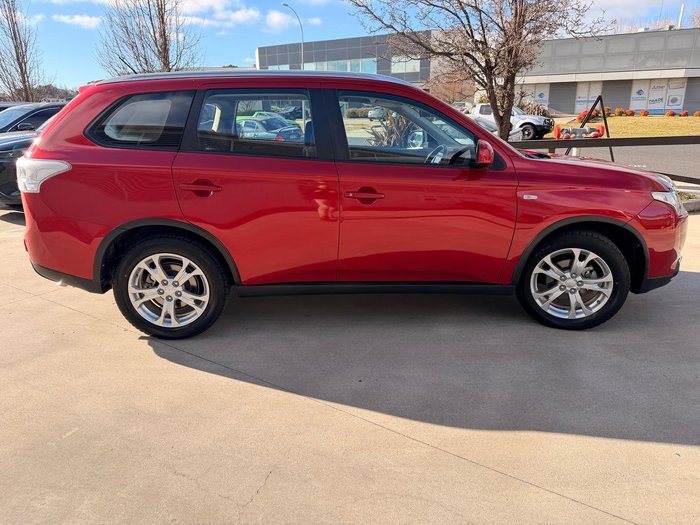 2014 Mitsubishi Outlander ES