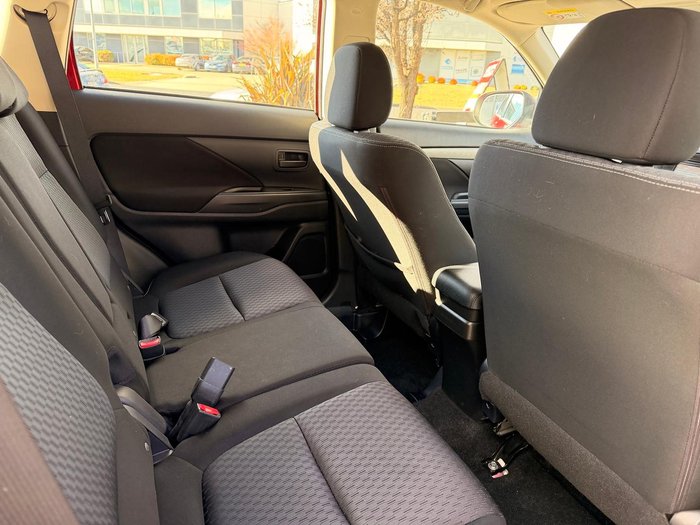 2014 Mitsubishi Outlander ES