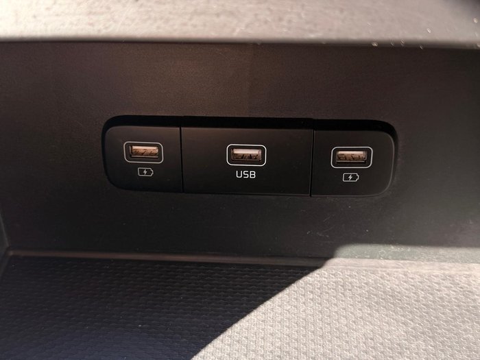 2023 Kia Carnival S