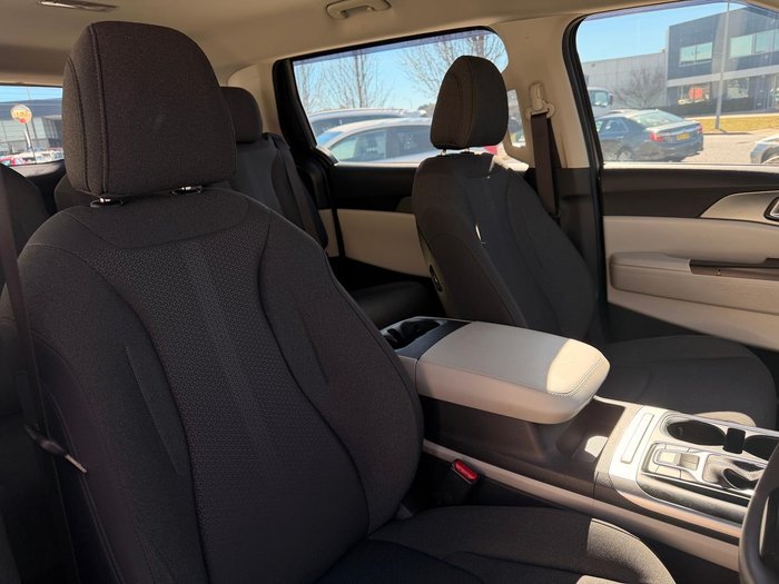 2023 Kia Carnival S