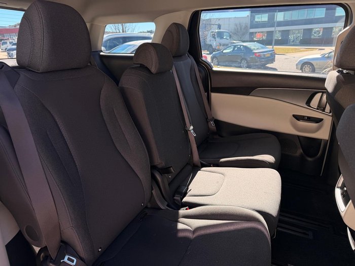 2023 Kia Carnival S