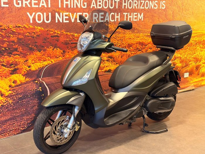 2020 Piaggio Beverly 350 (BV 350) Beverly Green