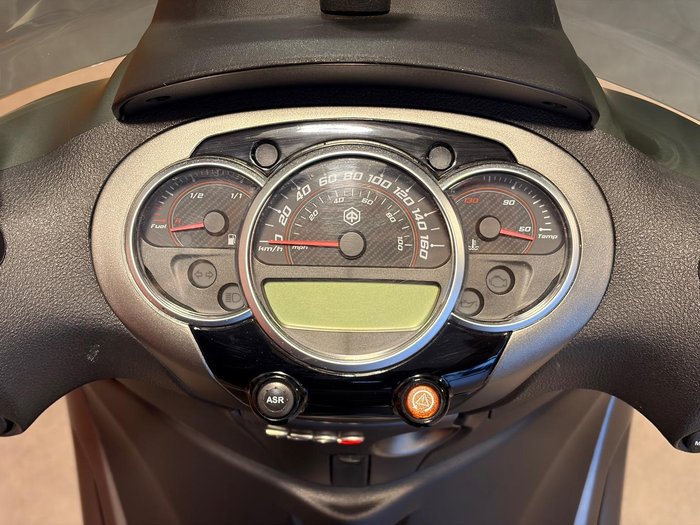 2020 Piaggio Beverly 350 (BV 350) Beverly Green