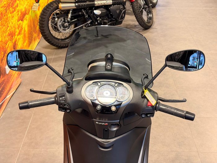 2020 Piaggio Beverly 350 (BV 350) Beverly Green