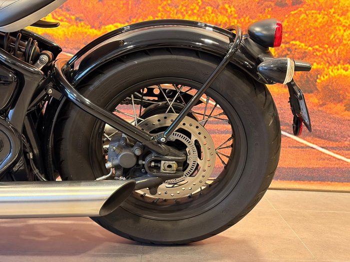 2025 Triumph Bonneville Bobber Bobber Black