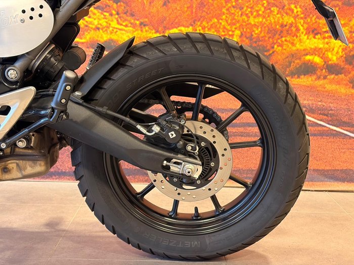 2024 Triumph Scrambler 400 X Scrambler Green