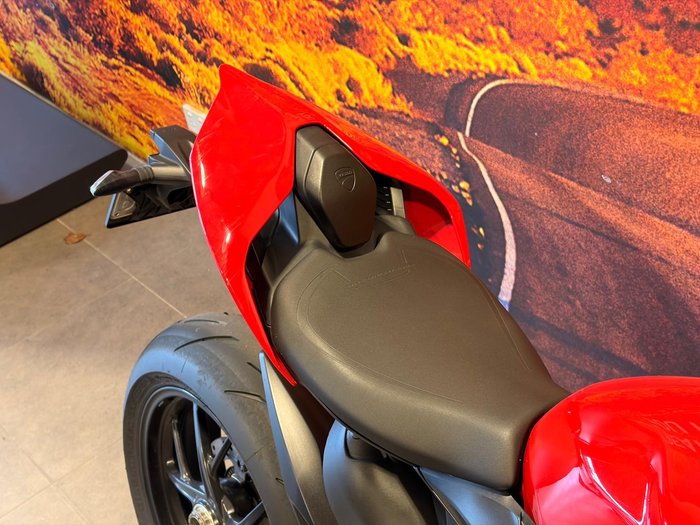 2022 Ducati Streetfighter V2 Streetfighter Red