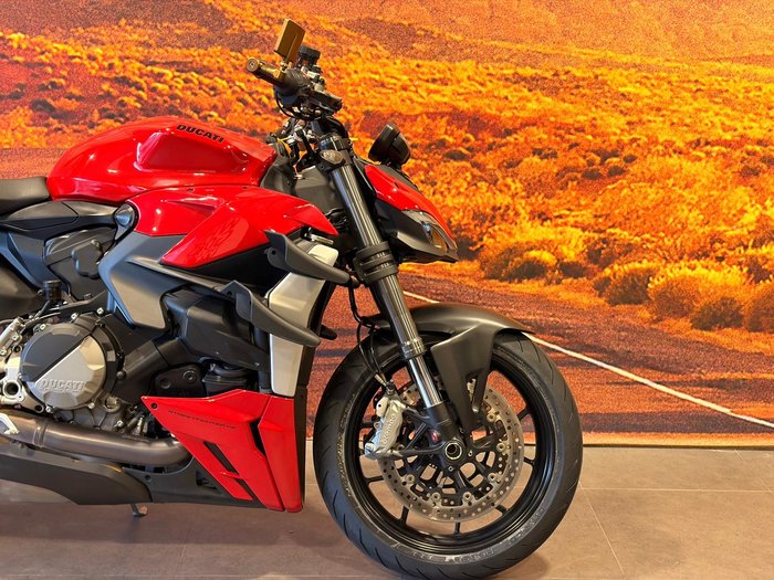 2022 Ducati Streetfighter V2 Streetfighter Red