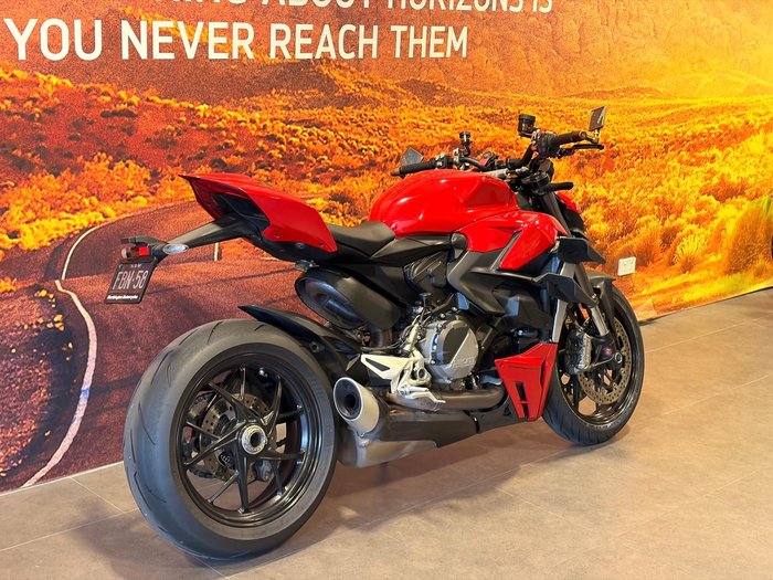 2022 Ducati Streetfighter V2 Streetfighter Red