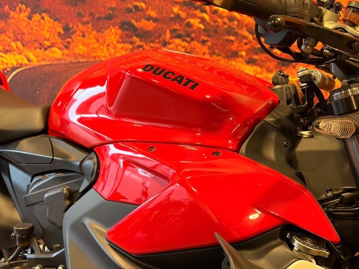 2022 Ducati Streetfighter V2 Streetfighter Red