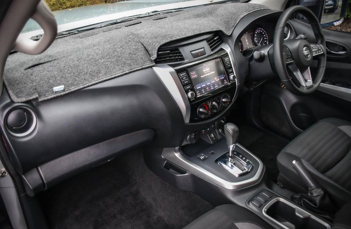 2021 Nissan Navara ST