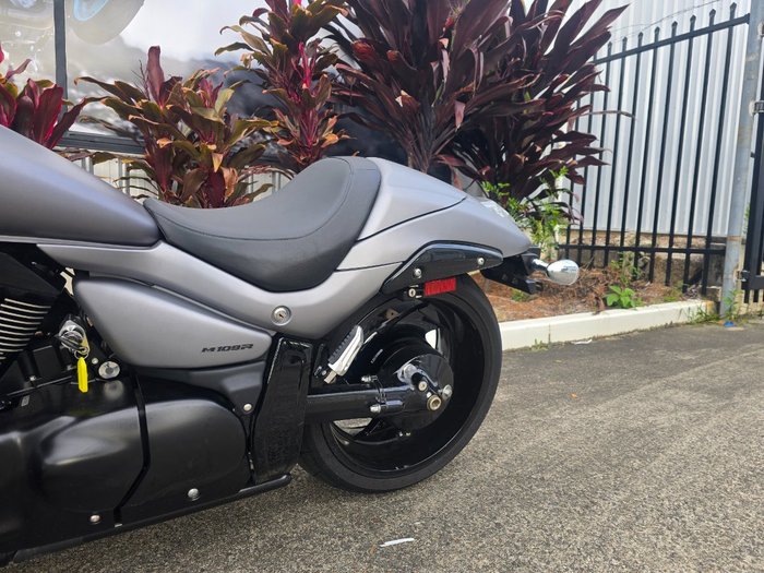 2017 Suzuki VZR 1800 BOULEVARD (M109R) Grey
