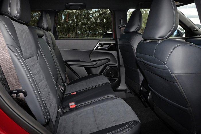 2026 Mitsubishi Outlander Black Edition