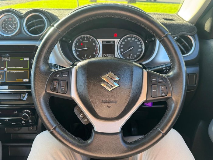 2017 Suzuki Vitara RT-S LY Cool White