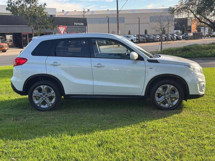 2017 Suzuki Vitara RT-S LY Cool White