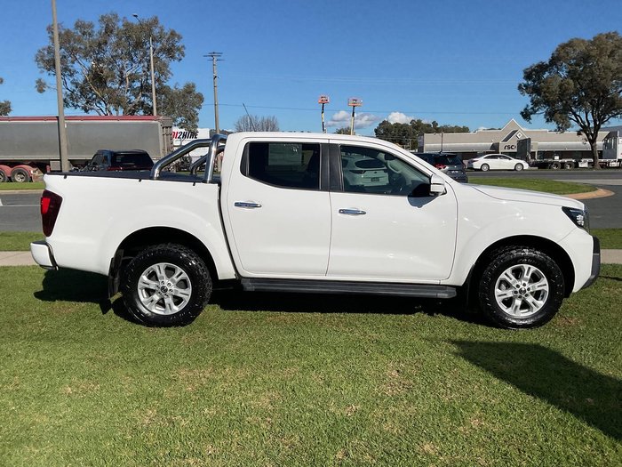 2023 Nissan Navara ST