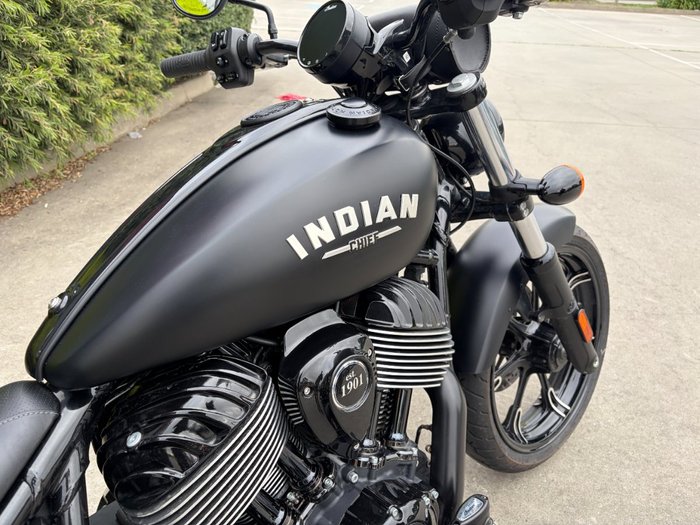 2023 Indian CHIEF DARK HORSE BLACK SMOKE