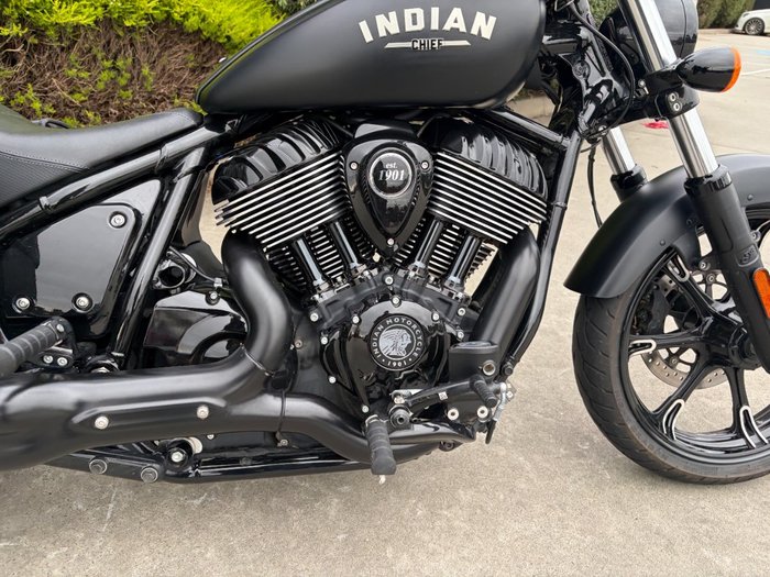 2023 Indian CHIEF DARK HORSE BLACK SMOKE
