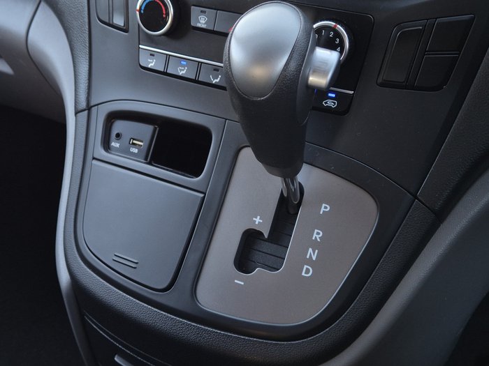 2020 Hyundai iLoad (No Badge)