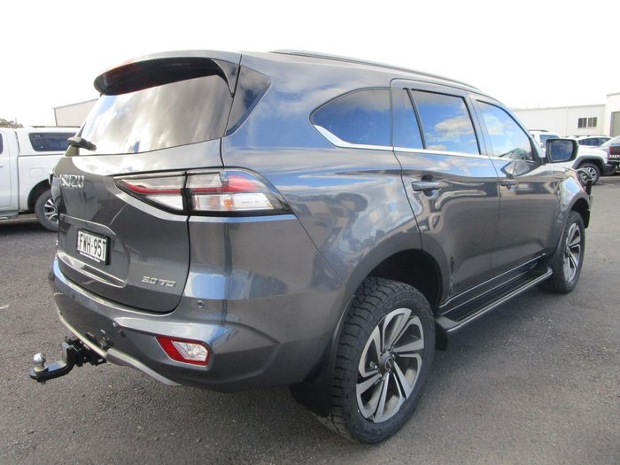 2021 Isuzu MU-X LS-T