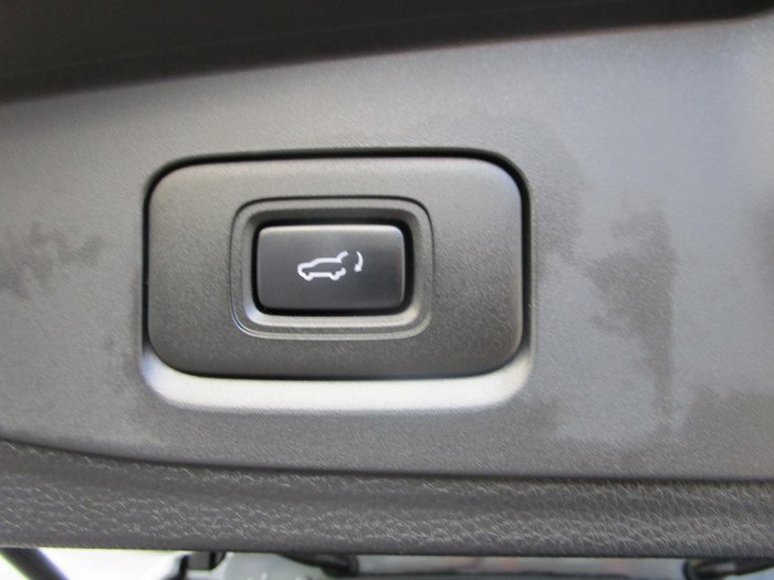 2021 Isuzu MU-X LS-T