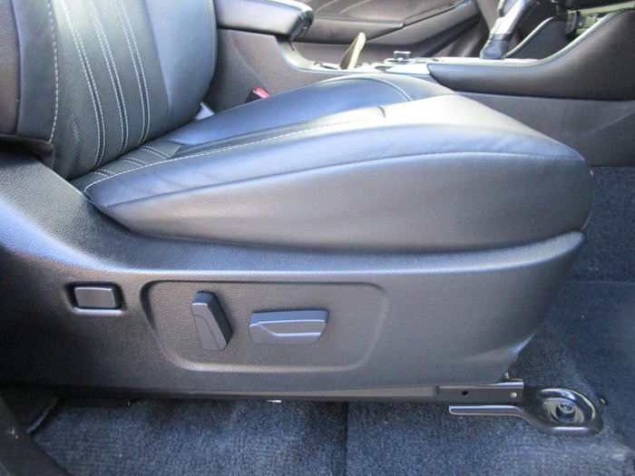 2021 Isuzu MU-X LS-T