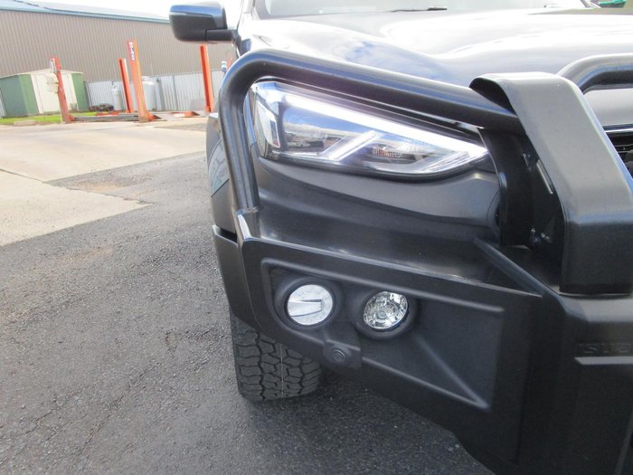2021 Isuzu MU-X LS-T