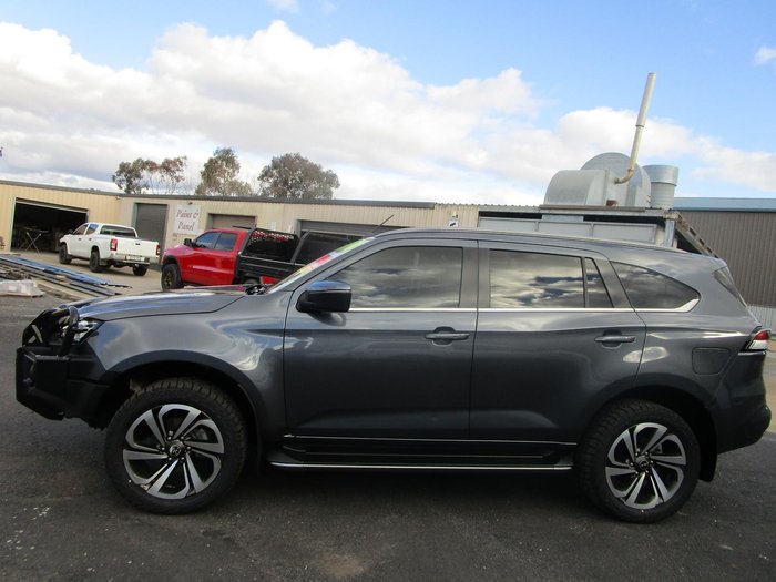 2021 Isuzu MU-X LS-T
