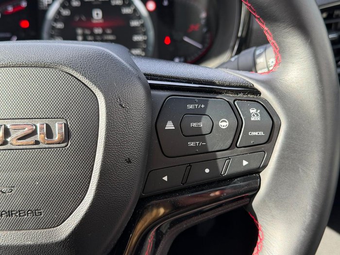 2025 Isuzu D-MAX X-TERRAIN