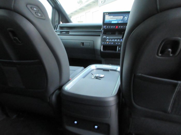 2026 Hyundai STARIA Lounge
